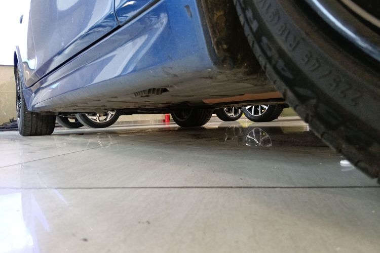 宝马3系 2019款 320Li M运动套装局部细节9001