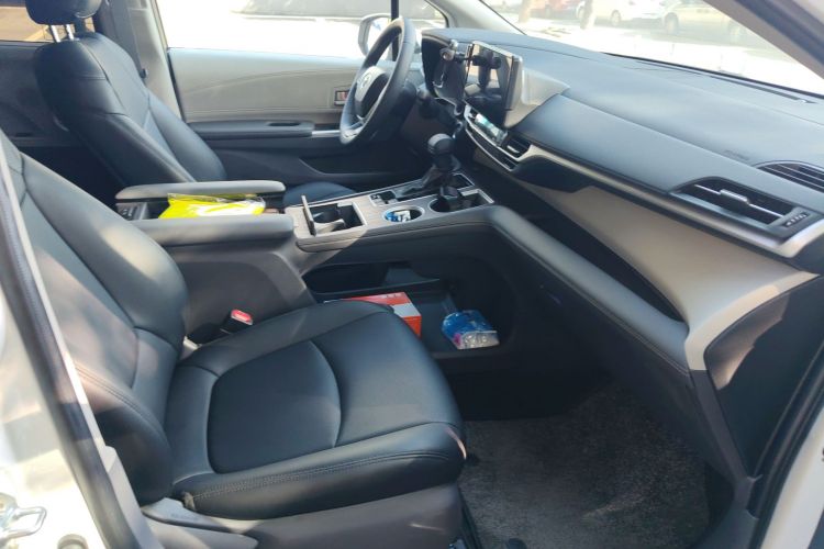 丰田 赛那SIENNA 2024款 2.5L混动 舒适版局部细节41