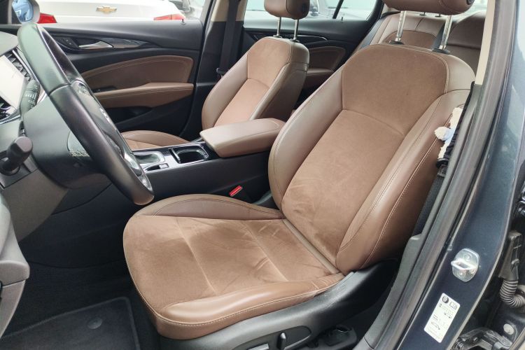 别克 君威 2019款 20T 精英型 国VI中控内饰19