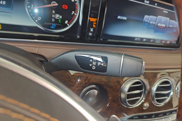 奔驰S级 2016款 S 320 L 商务型中控内饰18