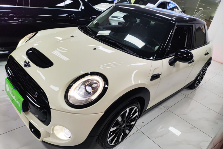 MINI 2015款 2.0T COOPER S 五门版车身外观4