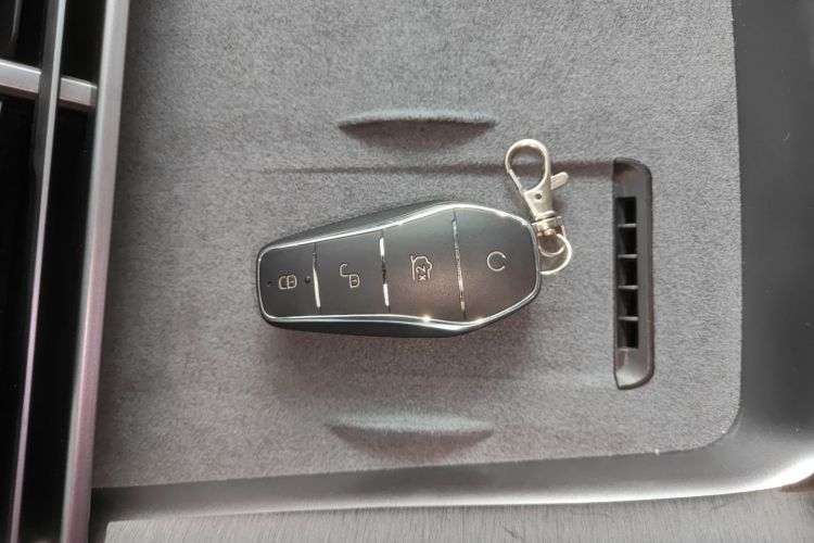 比亚迪 海豹 2023款 DM-i 1.5T 121km 尊荣型中控内饰11