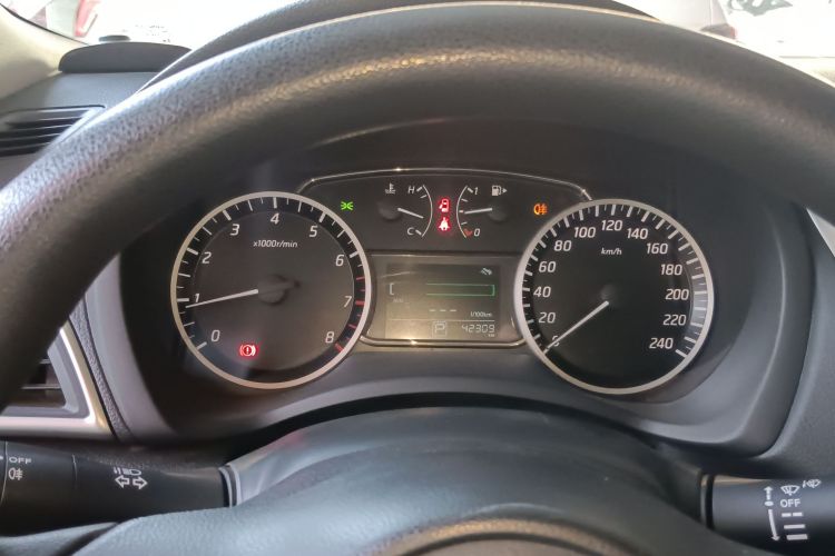 日产 轩逸 2022款 经典 1.6XE CVT舒适版中控内饰14