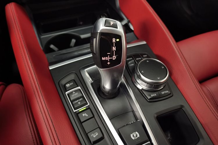 宝马X6 2018款 xDrive28i中控内饰18