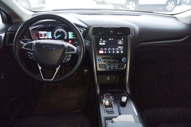 福特 蒙迪欧 2017款 EcoBoost 180 豪华型中控内饰12