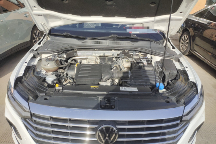 大众 朗逸 2023款 改款 1.5L 自动得逸版机舱底盘24