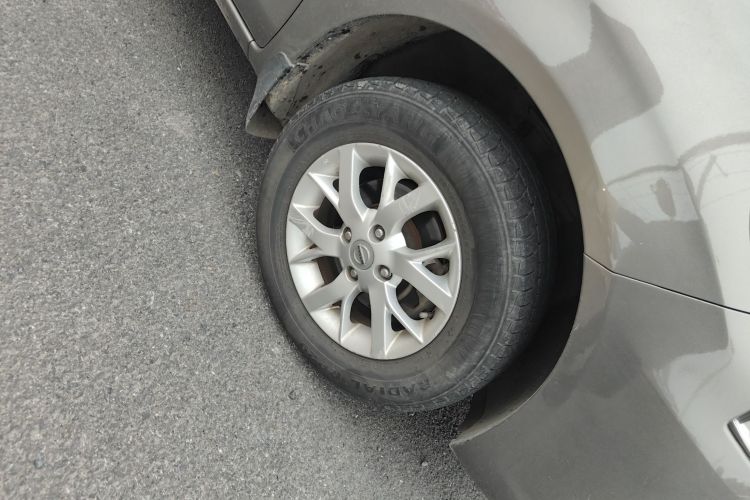 日产 阳光 2015款 1.5XE 手动舒适版车身外观10