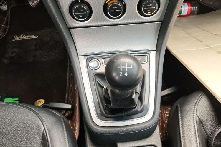 大众 朗行 2013款 1.4TSI 手动豪华型中控内饰18