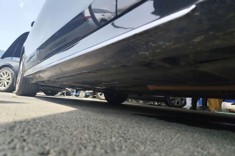 奔驰E级 2019款 E 200 L 运动型局部细节9001