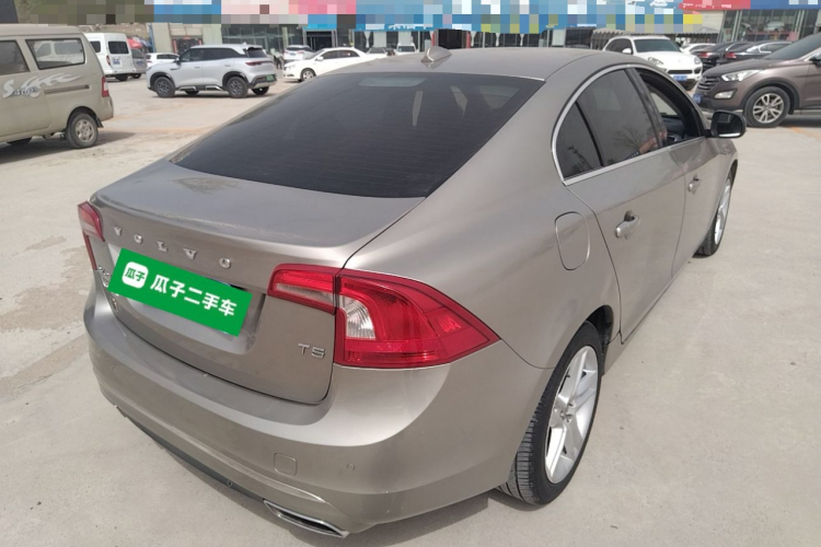 沃尔沃S60 2016款 S60L T5 智驭版车身外观7