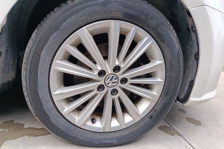 大众 朗行 2013款 1.6L 手动舒适型车身外观10