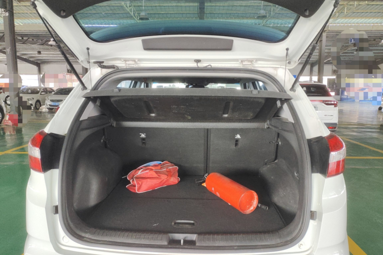 北京现代ix25 2015款 2.0L 自动两驱智能型GLS机舱底盘23