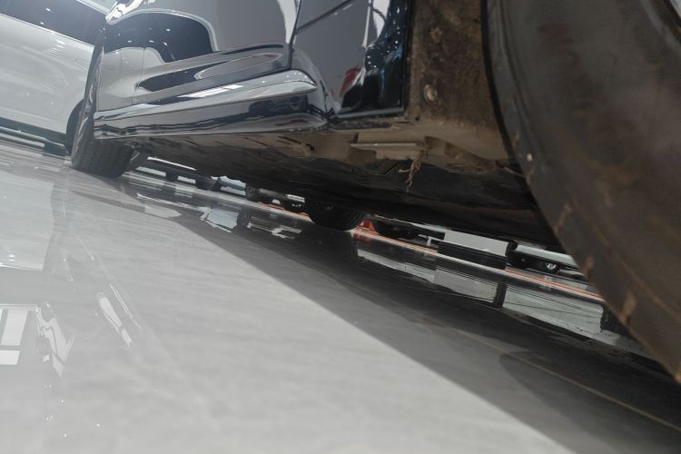 雷克萨斯LS 2021款 500h 卓越版局部细节9001