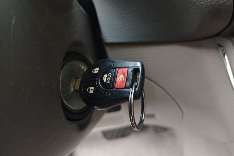 日产 轩逸 2012款 1.8XE CVT舒适版中控内饰7001