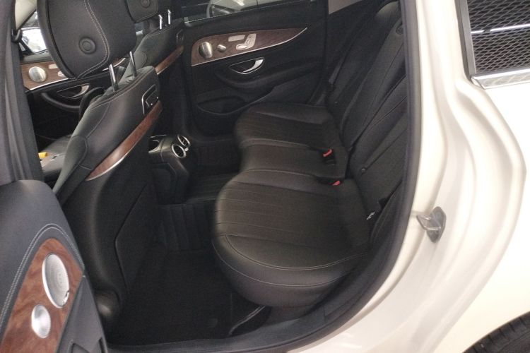 奔驰E级 2020款 E 300 L 豪华型中控内饰7004