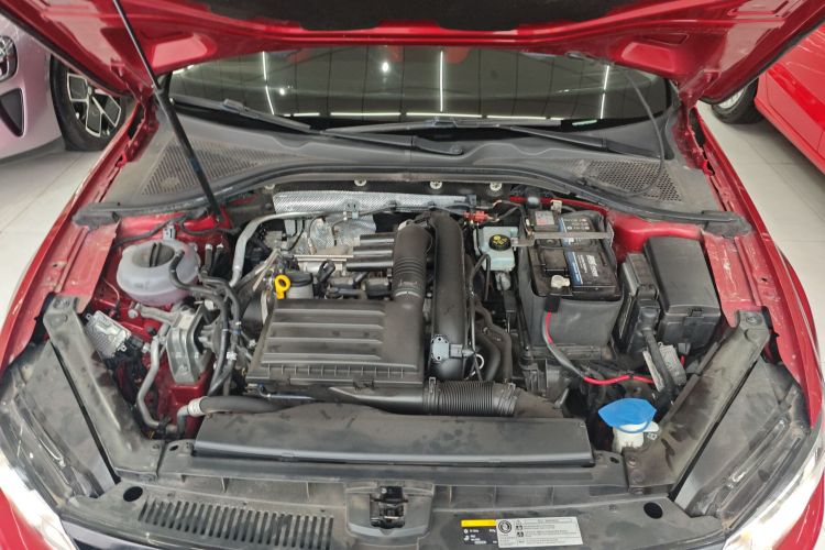 大众 凌渡 2018款 230TSI DSG风尚版机舱底盘24