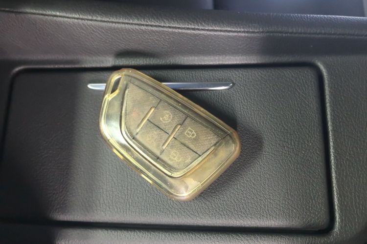 凯迪拉克CT5 2020款 改款 28T 豪华型中控内饰11