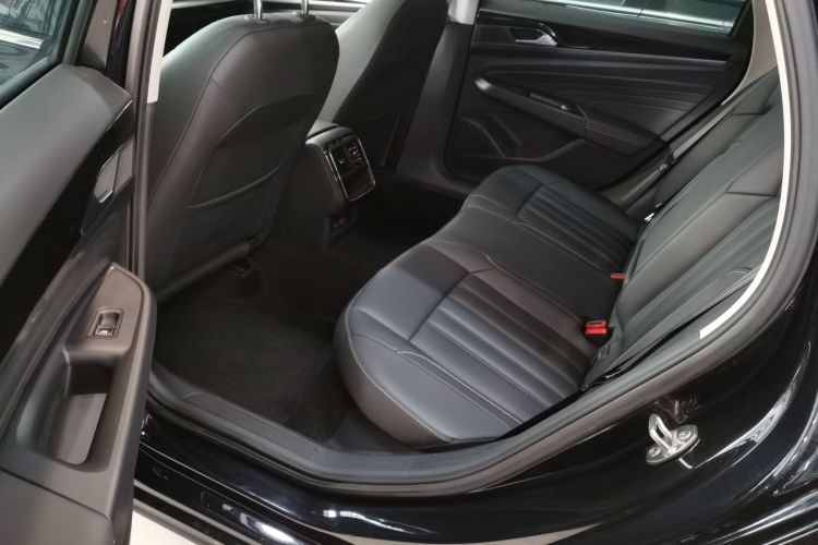 大众 帕萨特 2023款 改款 280TSI 商务版中控内饰7004