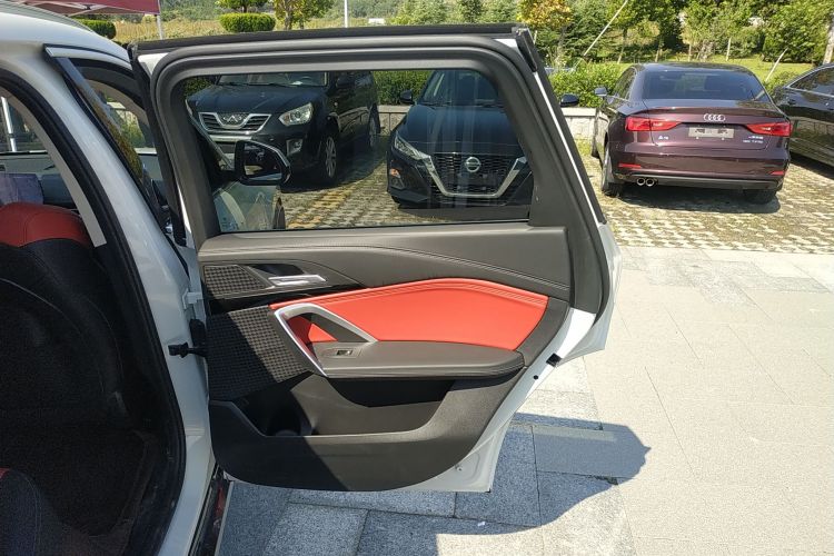 宝马iX1 2023款 eDrive25L X设计套装中控内饰7006