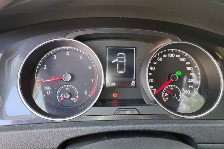 大众 高尔夫 2020款 200TSI DSG舒适进取版局部细节14