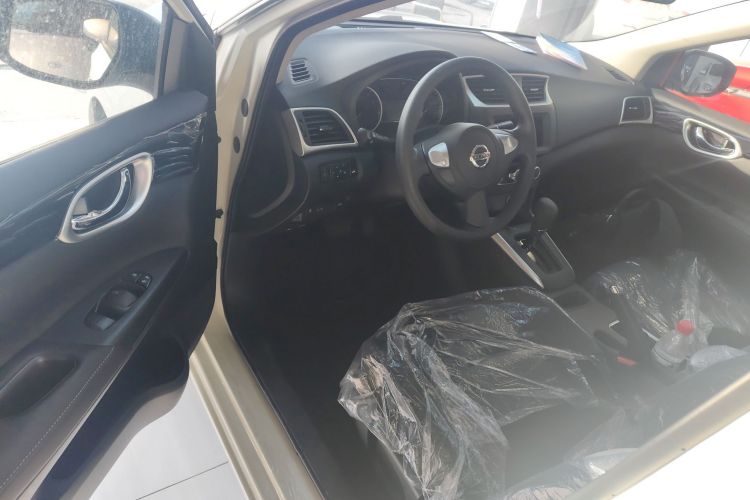 日产 轩逸 2024款 改款 经典 1.6XE CVT舒适版中控内饰20