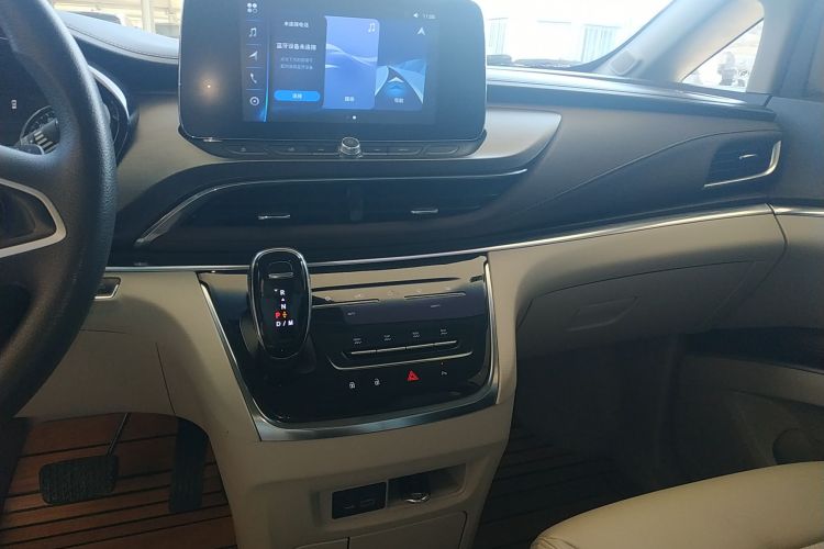 别克GL8 2021款 陆上公务舱 652T 舒适型局部细节16