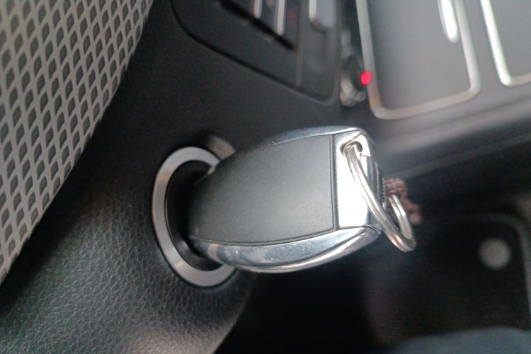 奔驰B级 2015款 B 200 时尚型中控内饰7001