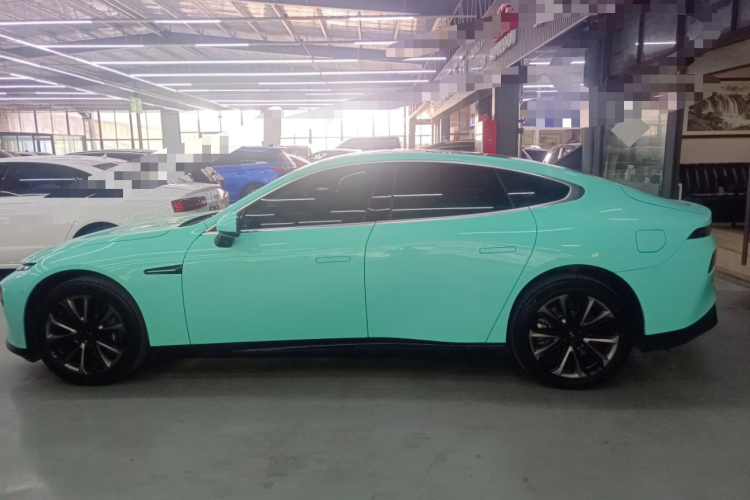 小鹏P7 2020款 586N车身外观4