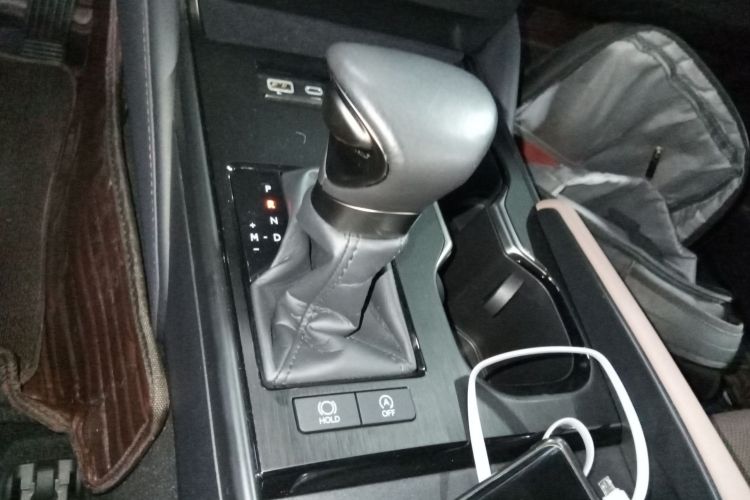 雷克萨斯ES 2023款 200 卓越版中控内饰18