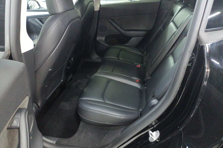 特斯拉 Model Y 2024款 后轮驱动版中控内饰7004