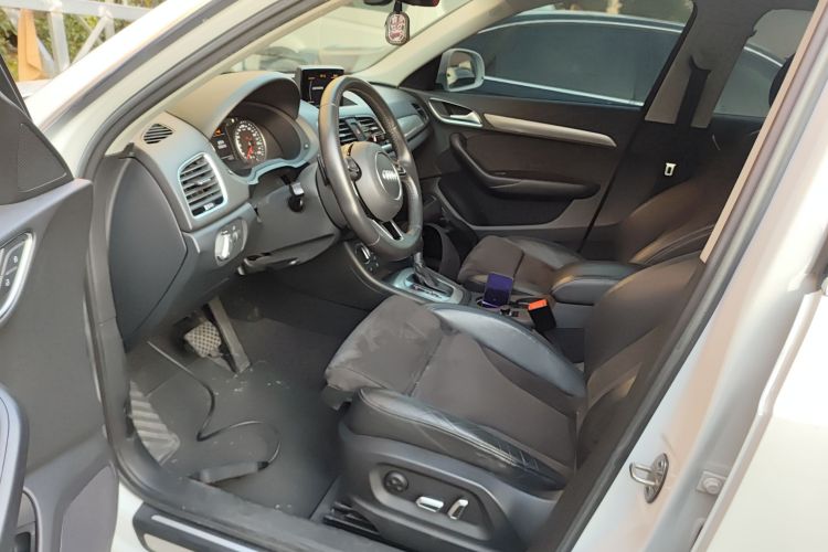 奥迪Q3 2018款 30周年年型 35 TFSI 运动型中控内饰7003