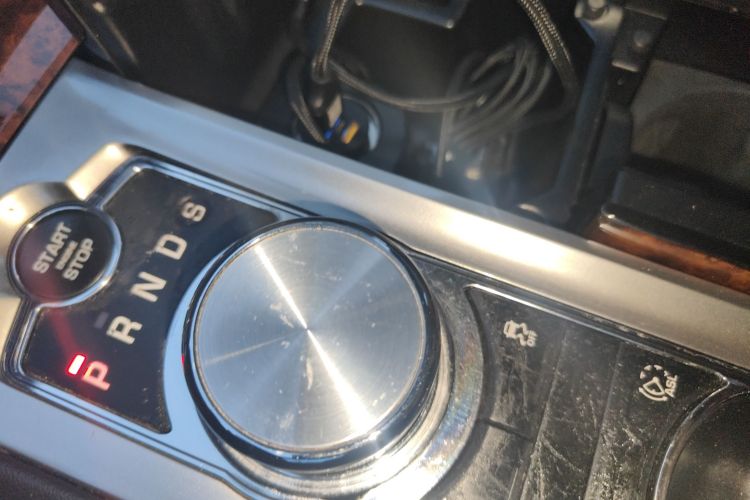 捷豹XF 2015款 XF 2.0T 豪华版局部细节18