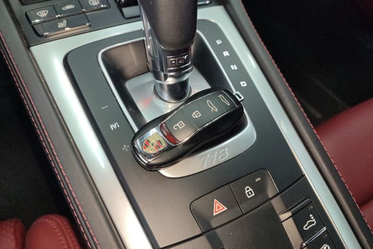 保时捷718 2022款 Cayman 2.0T中控内饰7001