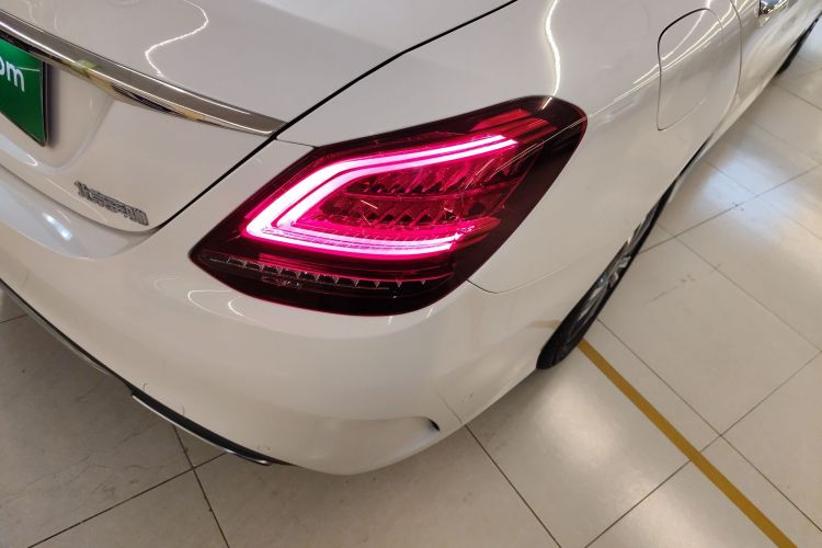 奔驰C级 2020款 C 200 L 时尚型运动版车身外观9