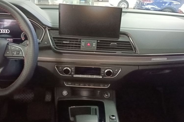 奥迪Q5L 2022款 改款 40T 豪华动感型中控内饰16