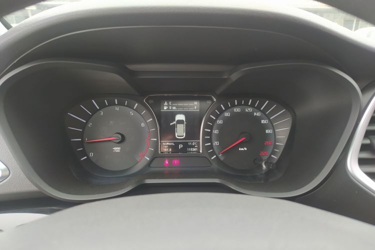 广汽传祺 传祺GS4 2015款 200T G-DCT精英版中控内饰14