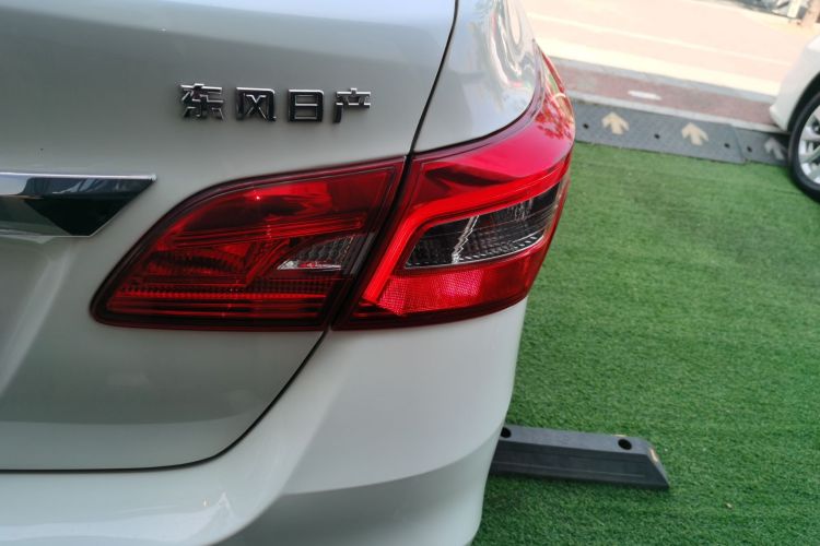 日产 轩逸 2022款 经典 1.6XE CVT舒适版车身外观9