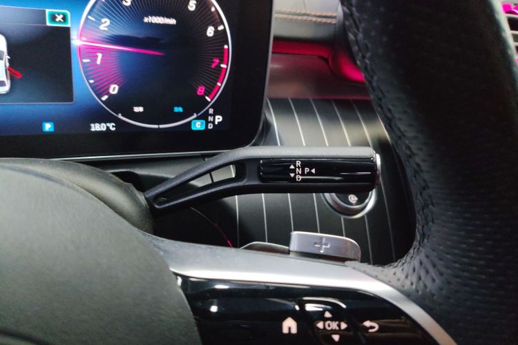 奔驰C级 2023款 C 200 L 运动版中控内饰18