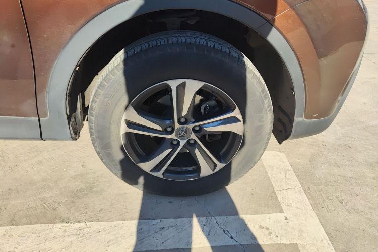 丰田 RAV4荣放 2015款 2.0L CVT两驱风尚版车身外观10