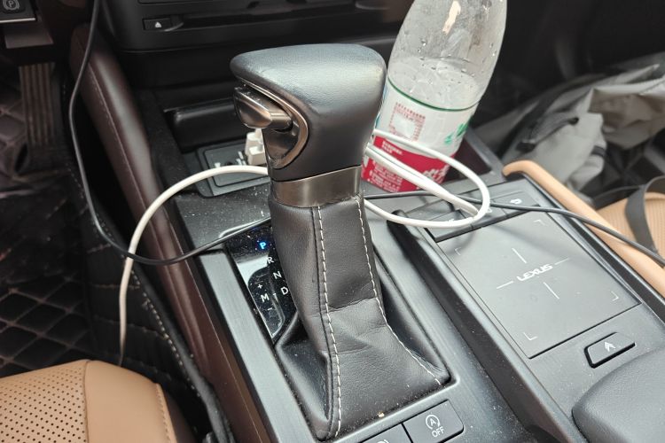 雷克萨斯ES 2018款 200 卓越版 国VI局部细节18