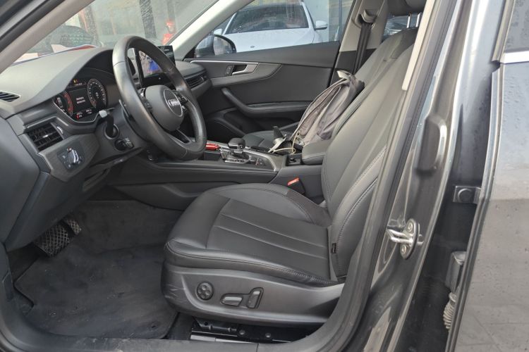 奥迪A4L 2022款 40 TFSI 时尚致雅型中控内饰19