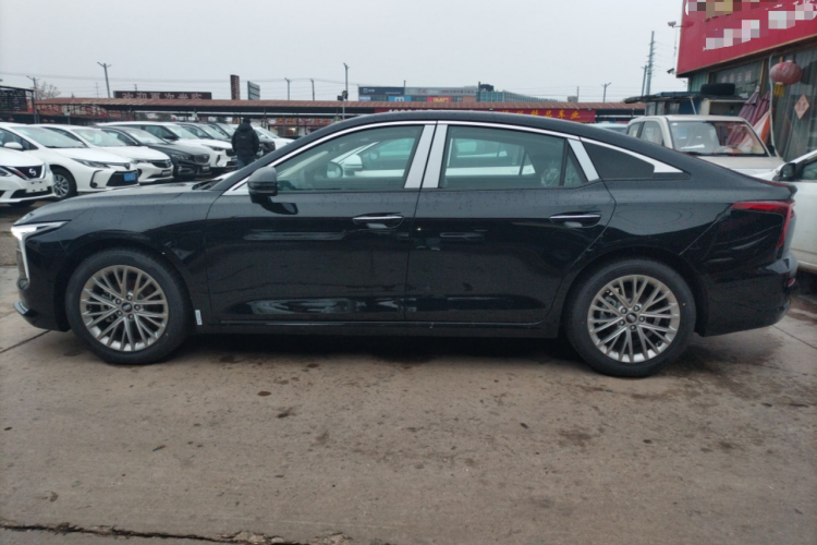 奔腾B70 2025款 龙耀版 1.5T 质享型车身外观4