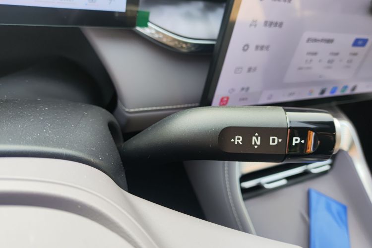 荣威M7 DMH 2025款 160km臻享版中控内饰18