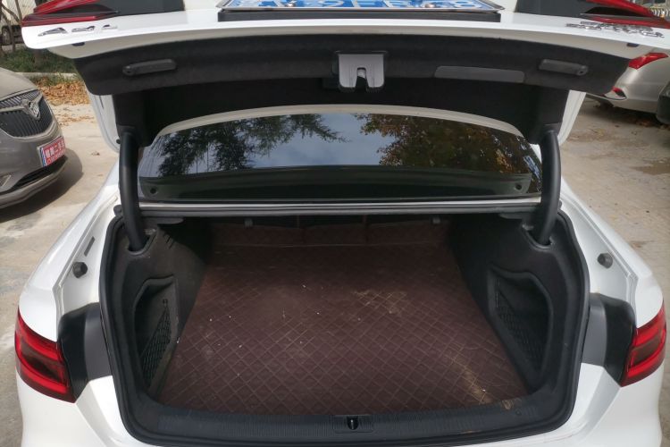 奥迪A4L 2017款 40 TFSI 时尚型局部细节23