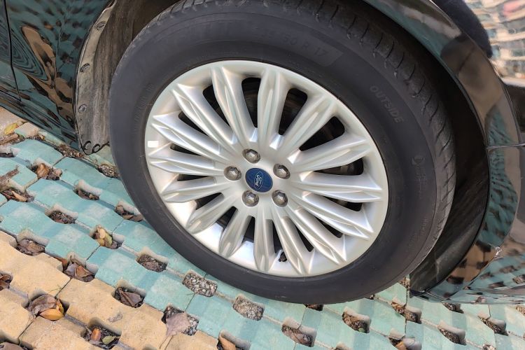 福特 蒙迪欧 2013款 2.0L GTDi200豪华型车身外观10