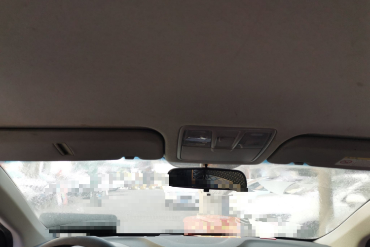 现代 朗动 2015款 1.6L 自动时尚型中控内饰22