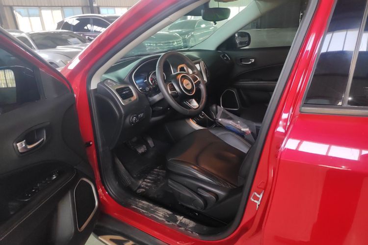 Jeep 指南者 2017款 200T 自动家享版中控内饰19