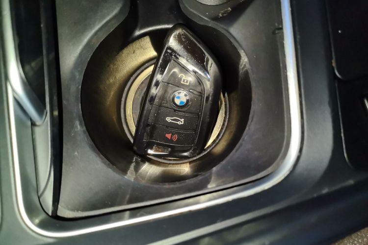 宝马3系 2019款 320Li M运动套装中控内饰7001