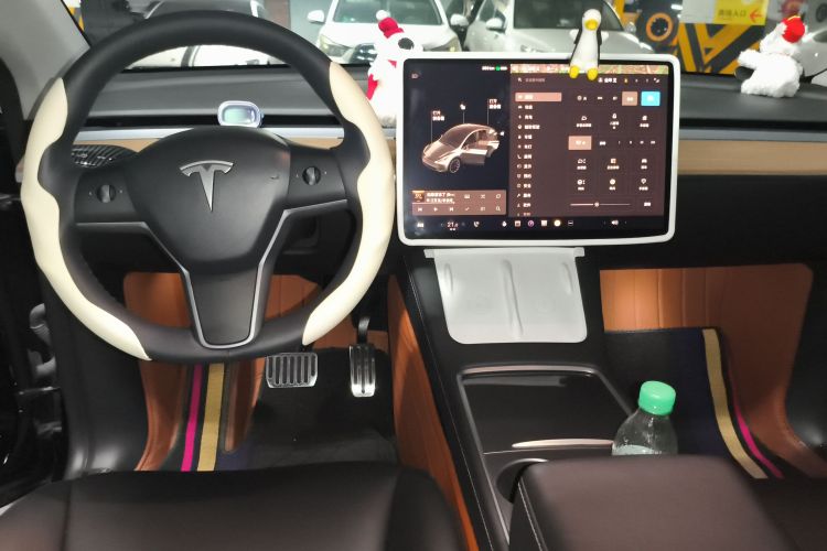 特斯拉 Model Y 2021款 标准续航后驱版中控内饰12