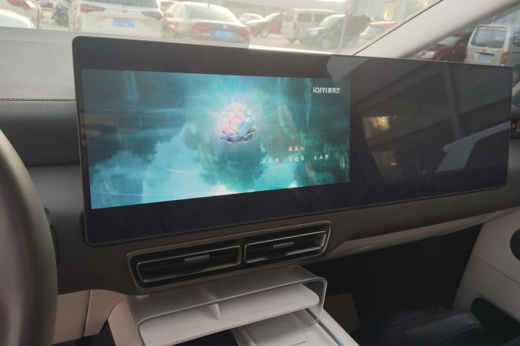 理想汽车 理想MEGA 2024款 Ultra中控内饰16